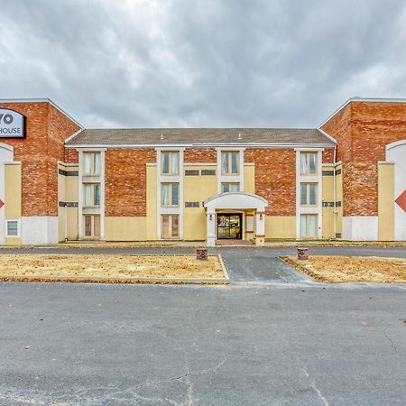Oyo Townhouse Tulsa Woodland Hills Hotell Exteriör bild