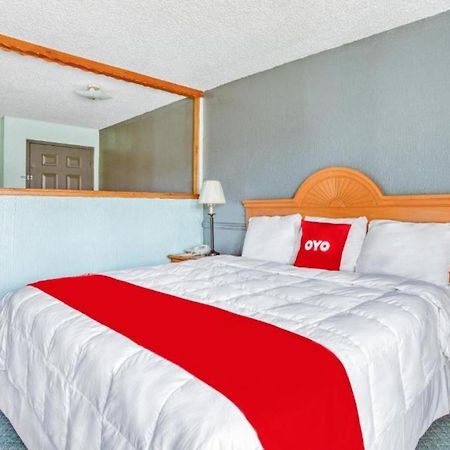 Oyo Townhouse Tulsa Woodland Hills Hotell Exteriör bild