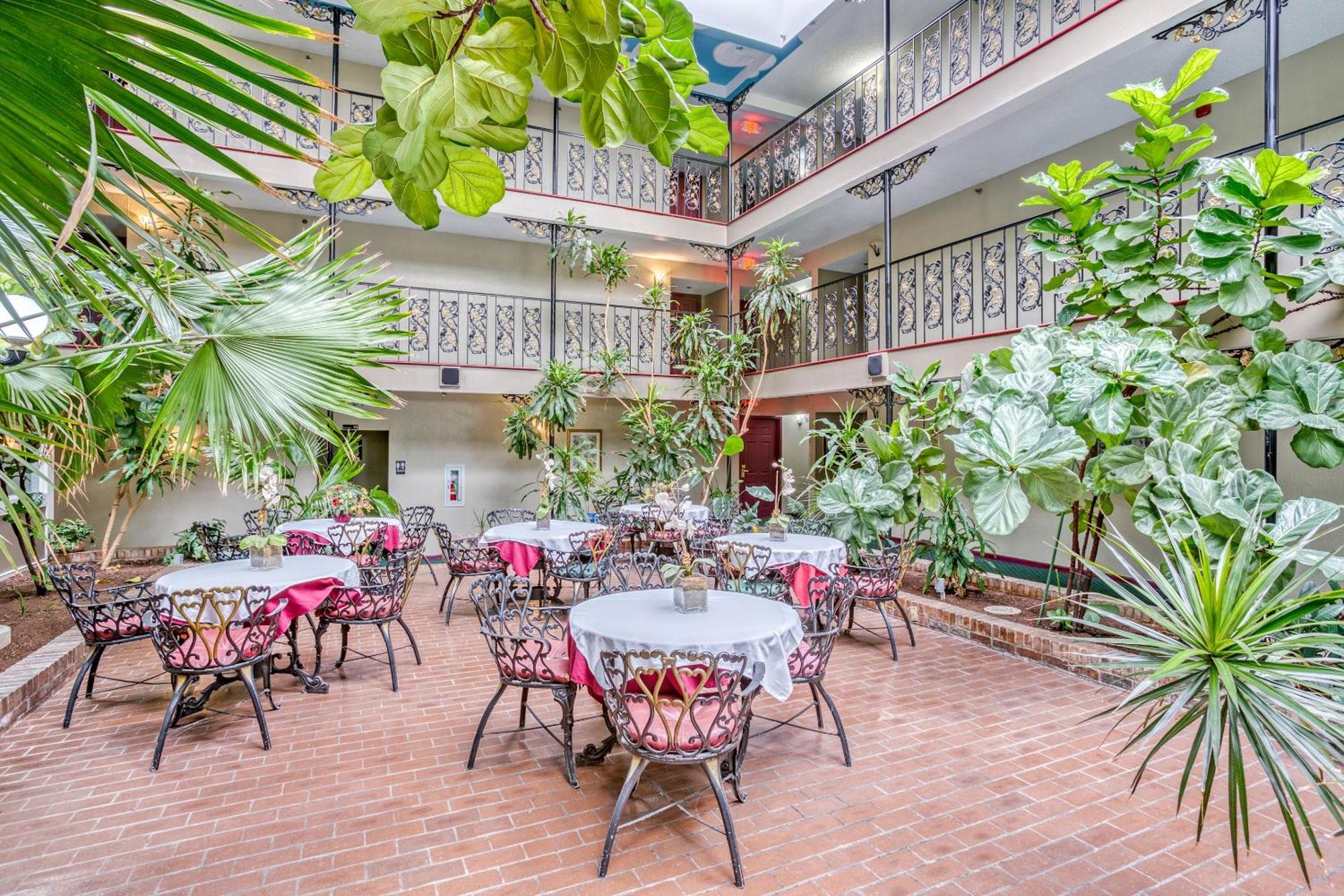 Oyo Townhouse Tulsa Woodland Hills Hotell Exteriör bild