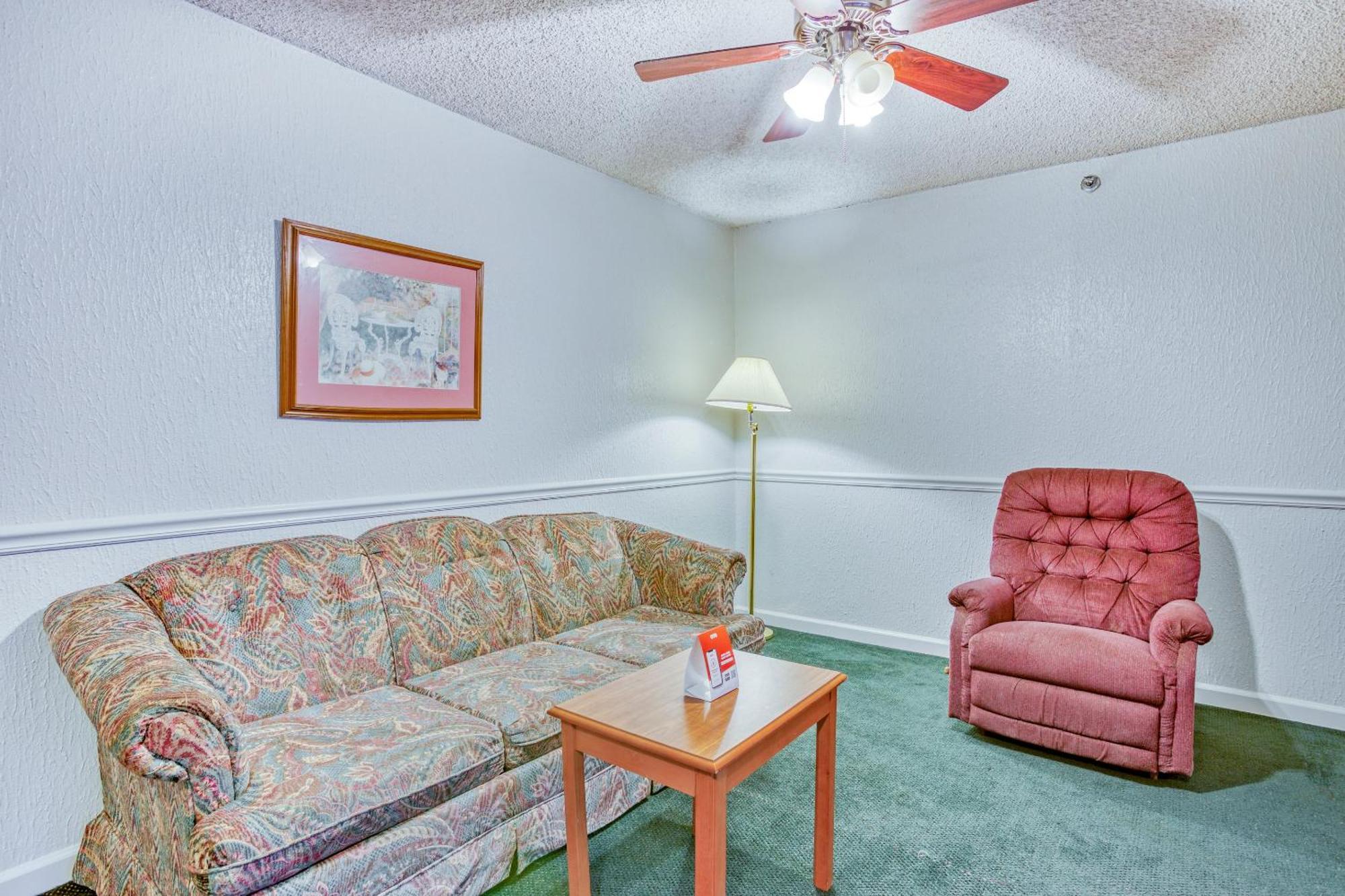 Oyo Townhouse Tulsa Woodland Hills Hotell Exteriör bild