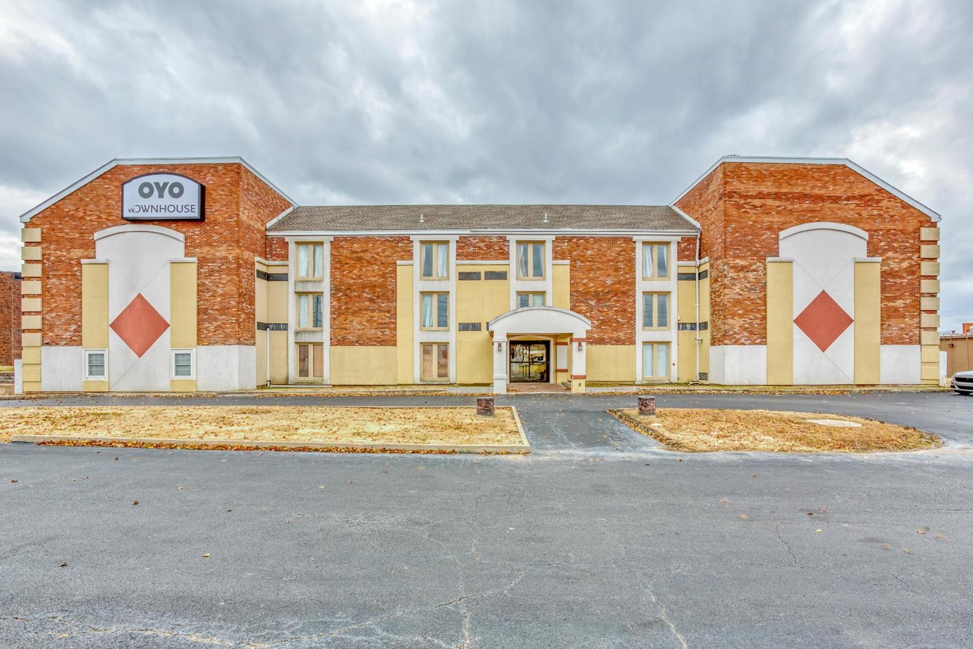 Oyo Townhouse Tulsa Woodland Hills Hotell Exteriör bild