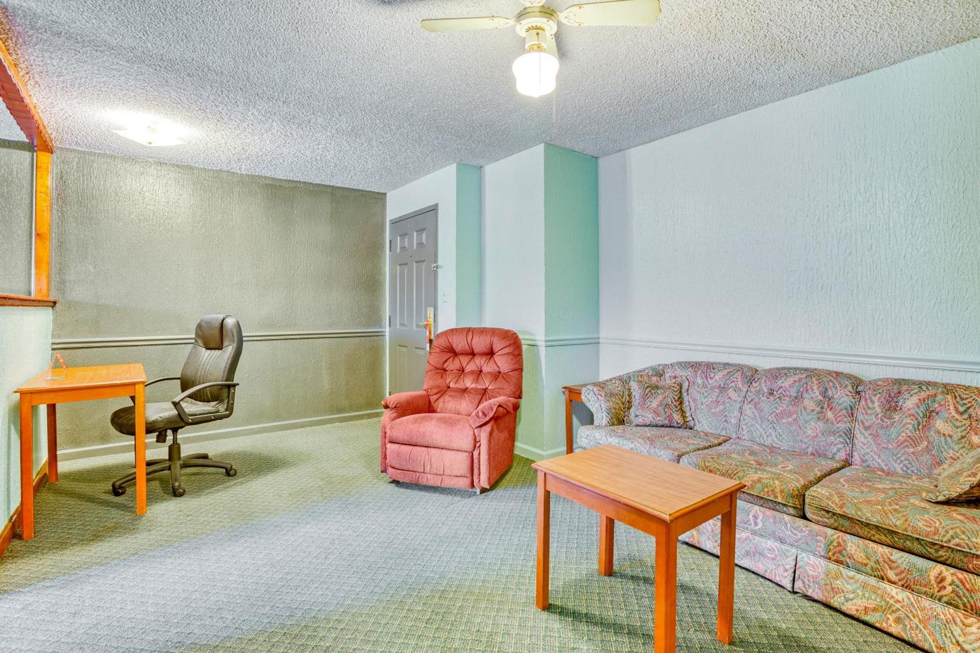 Oyo Townhouse Tulsa Woodland Hills Hotell Exteriör bild