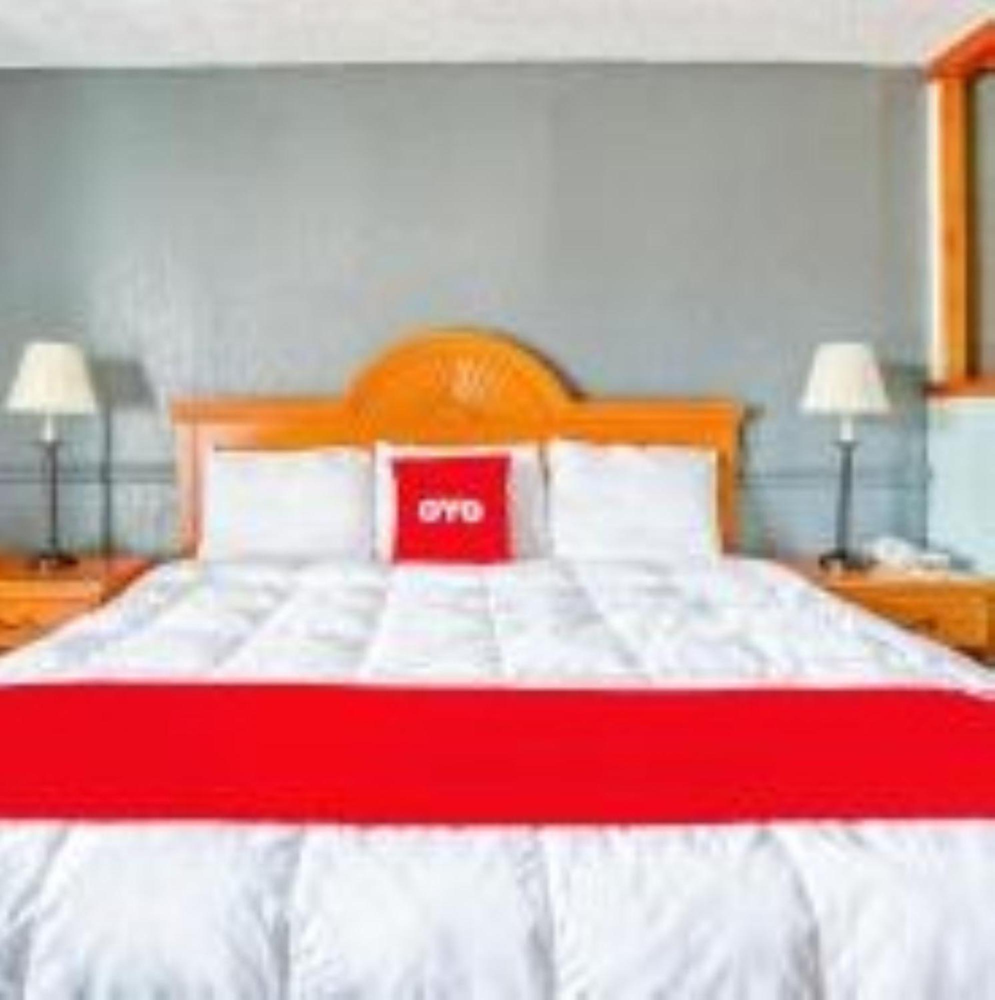 Oyo Townhouse Tulsa Woodland Hills Hotell Exteriör bild